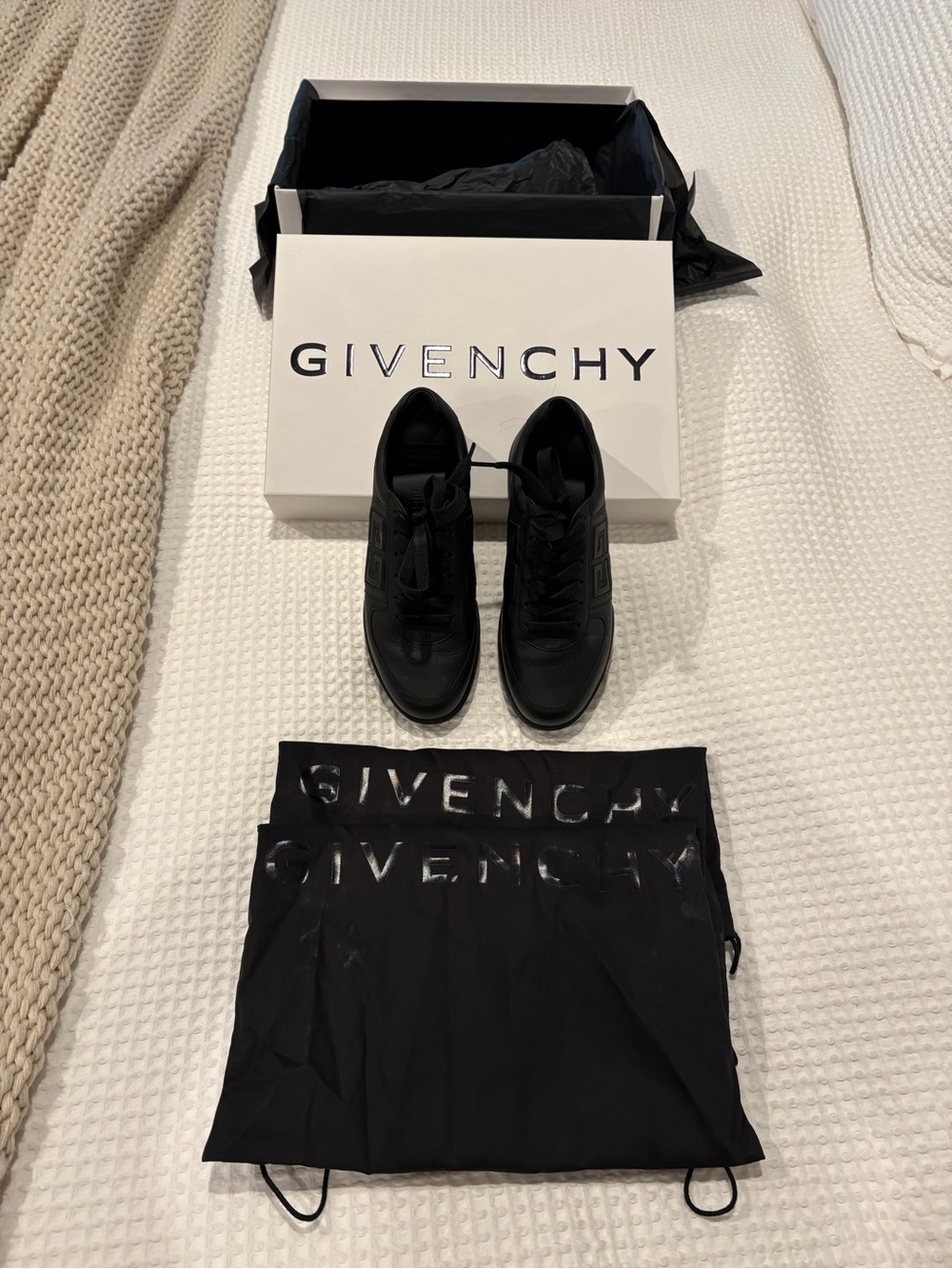 Women’s 7.5-8/Mens 6-6.5 Givenchy Black Leather Sneakers